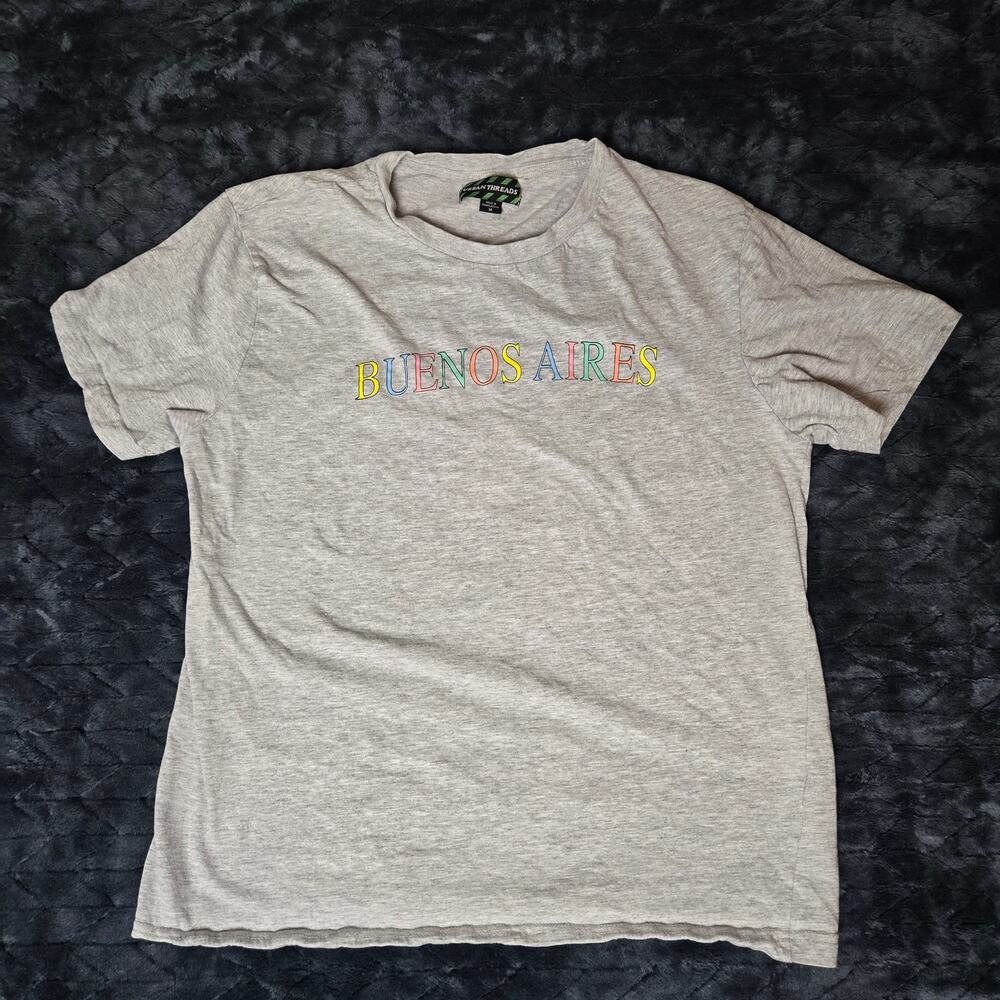 Buenos Aries Urban Threads Gray Graphic Cotton Logo T-Shirt - Size M